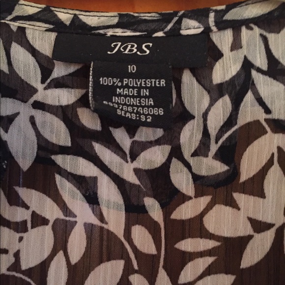 Women’s fashion dress w/full slip and tie-waist - Picture 2 of 2